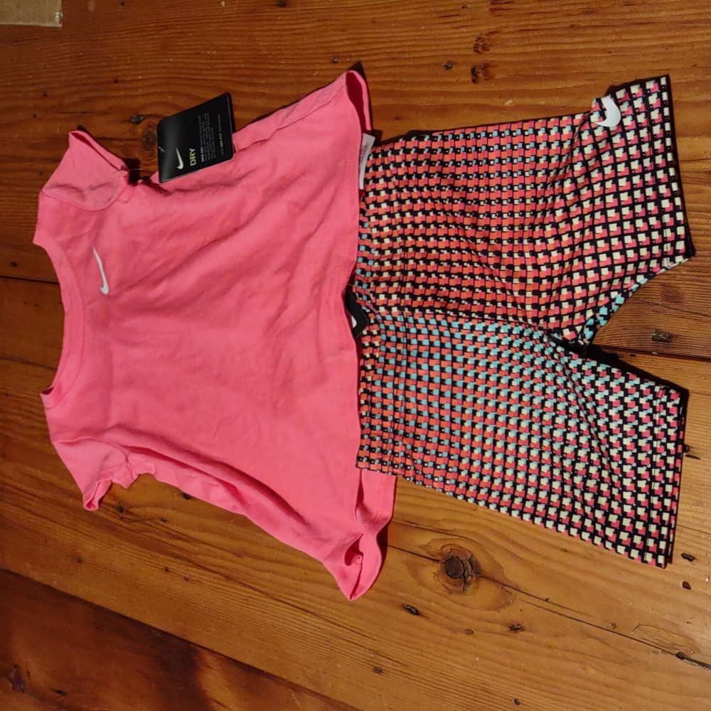 Nwt Nike girls sz 2t outfit short and tee